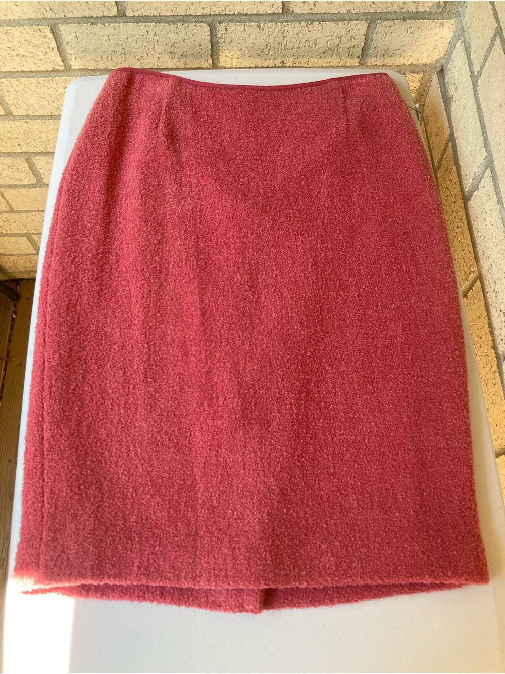 Tahari Viscose Wool Blend Blush Coral Boucle Textured Pencil Skirt
